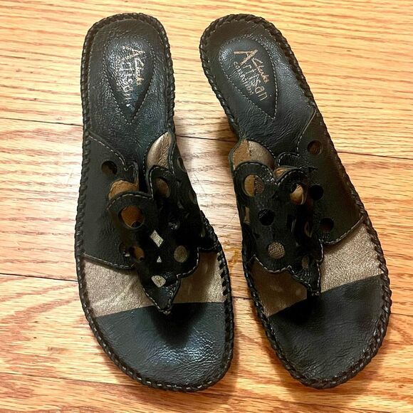 Clarks Shoes - Clarks Artisan Wedge Heel Thong Sandals Black 8M